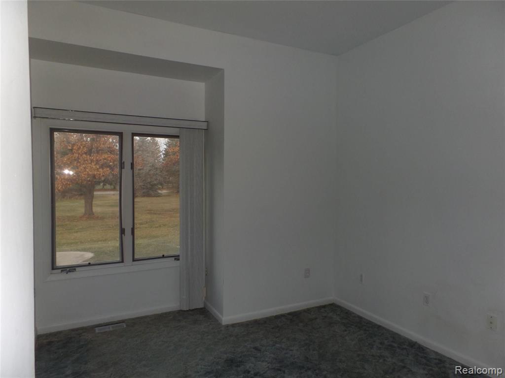 4501 Clarkston Road Clarkston, MI 48348 - Photo 22 of 34