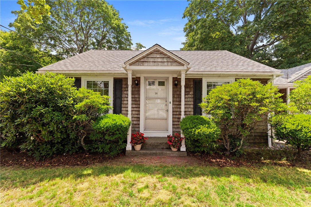 24 Magnolia Street Warwick, RI 02889 - Photo 3 of 46 Gallery Image 3
