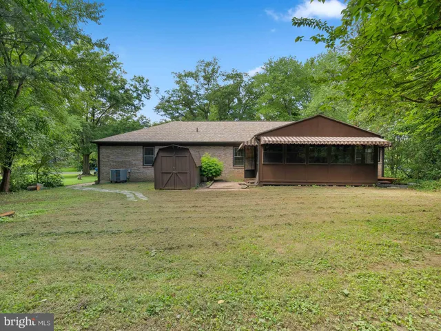 $3,800 | 7113 Judith Avenue, Alexandria, VA 22315