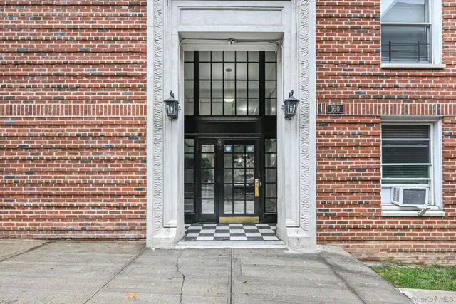 a view of a entryway of a building