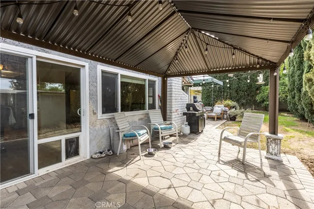 $1,100,000 | 910 East Glendale Avenue, Orange, CA 92865