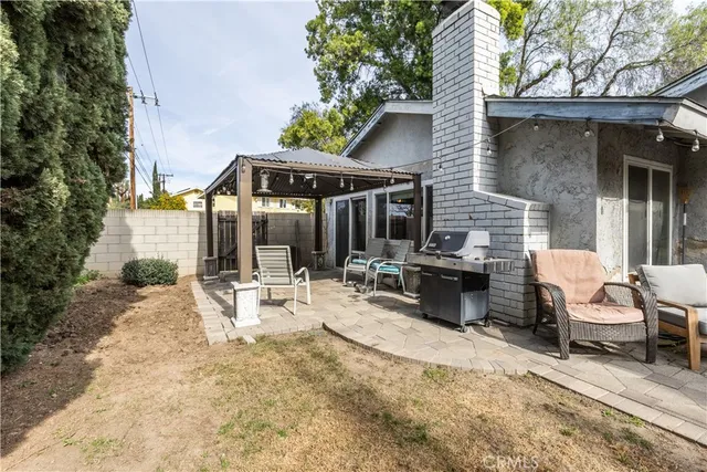 $1,100,000 | 910 East Glendale Avenue, Orange, CA 92865