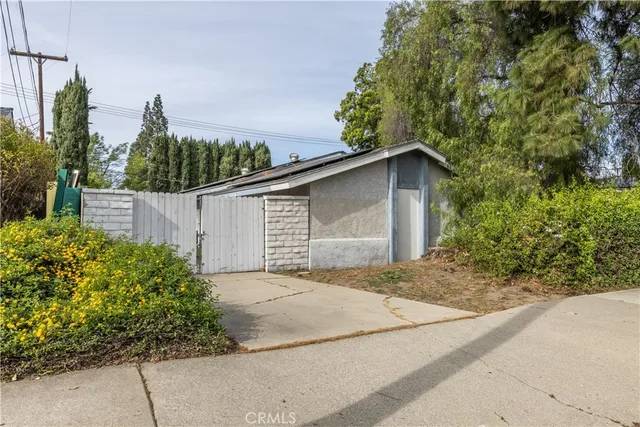 $1,100,000 | 910 East Glendale Avenue, Orange, CA 92865
