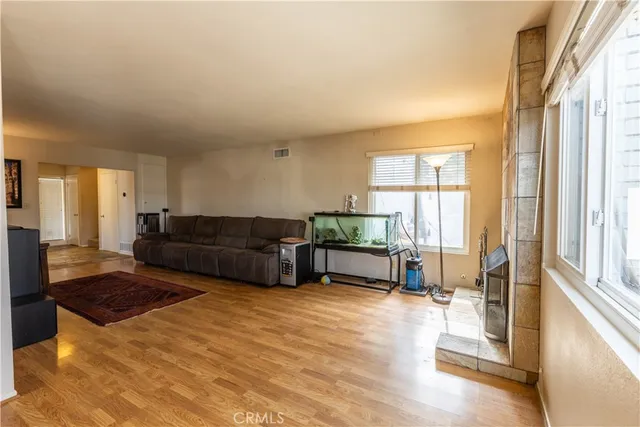 $1,100,000 | 910 East Glendale Avenue, Orange, CA 92865