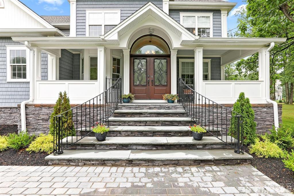 32 Greenview Road Monmouth Junction, NJ 08852 - Photo 2 of 45 Gallery Image 2