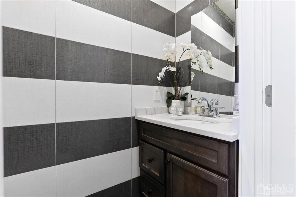 32 Greenview Road Monmouth Junction, NJ 08852 - Photo 8 of 45 Gallery Image 8