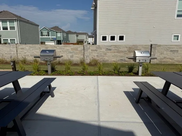 $2,450 | 547 Avisa, Kemah, TX 77565