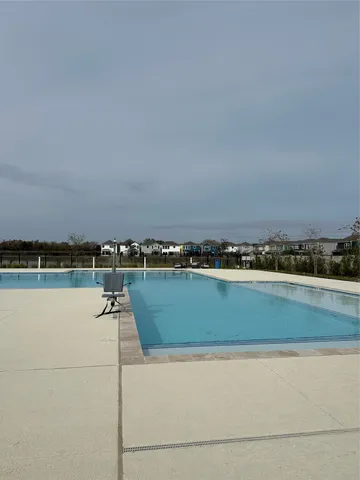 $2,400 | 547 Avisa, Kemah, TX 77565