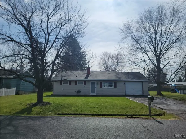 $164,900 | 6 Dewey Drive, Fulton, NY 13069