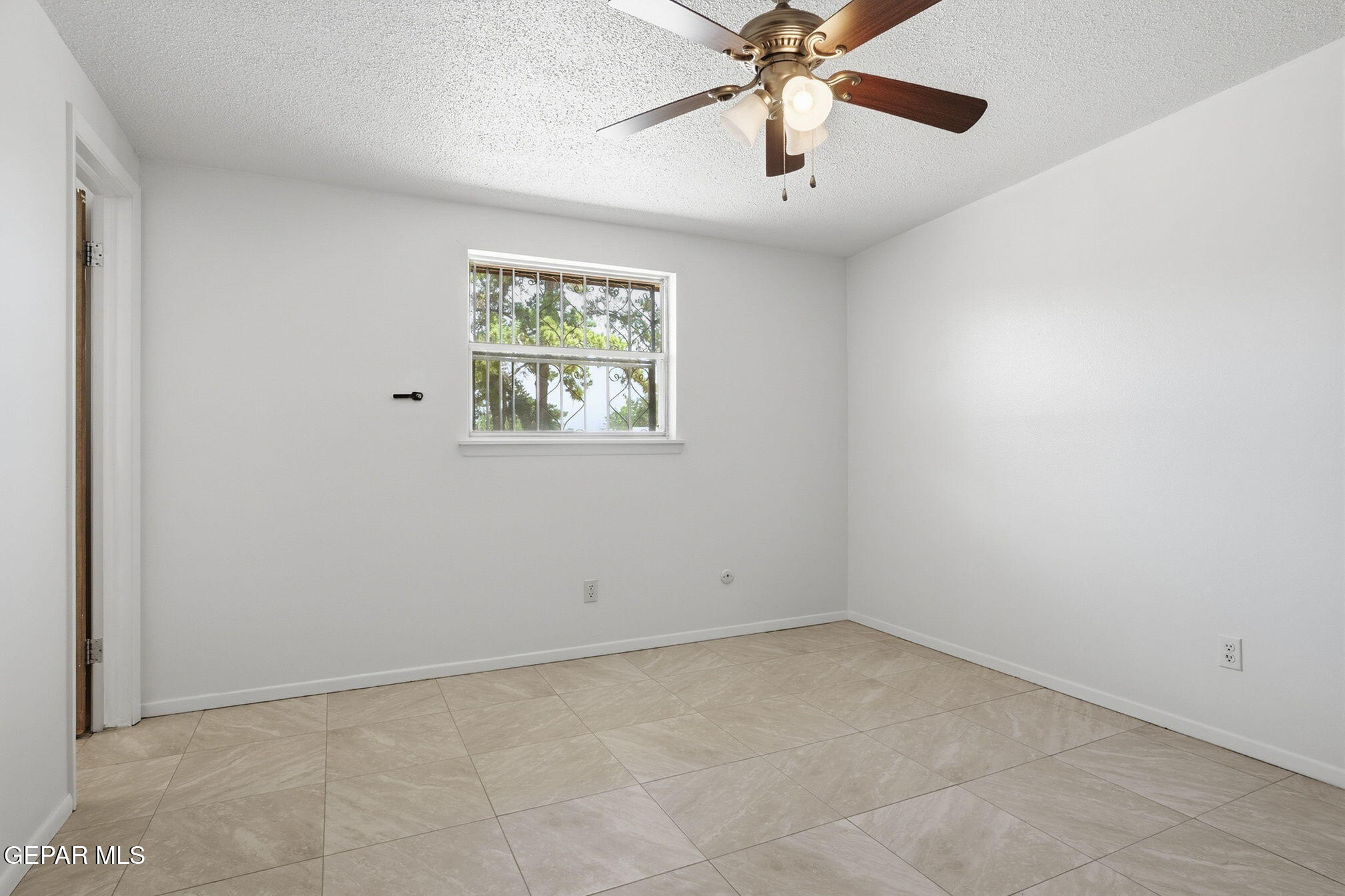 3217 Shetland Road El Paso, TX 79925 - Photo 9 of 30 19-ShetlandUned
