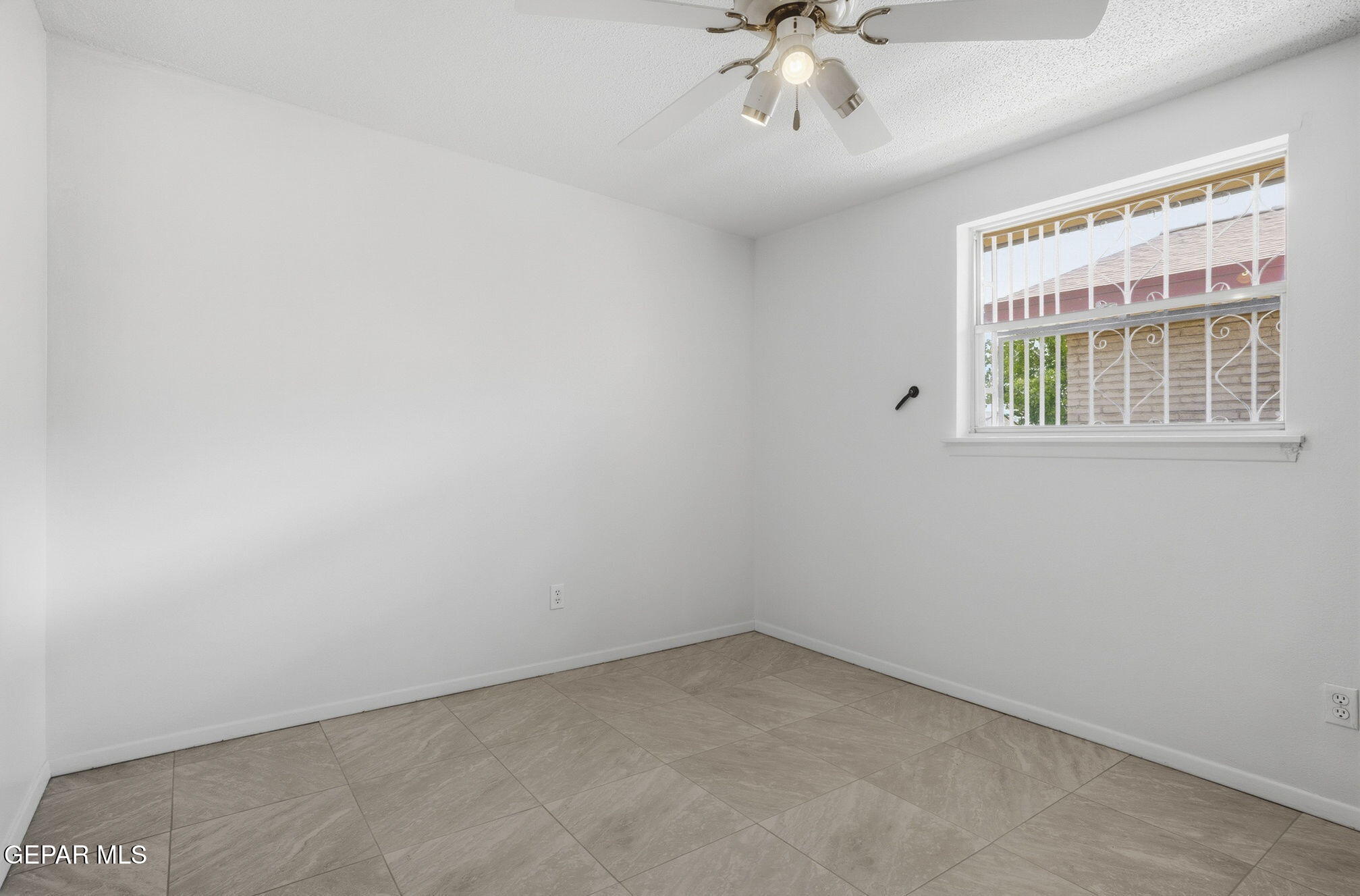 3217 Shetland Road El Paso, TX 79925 - Photo 10 of 30 24-ShetlandUned