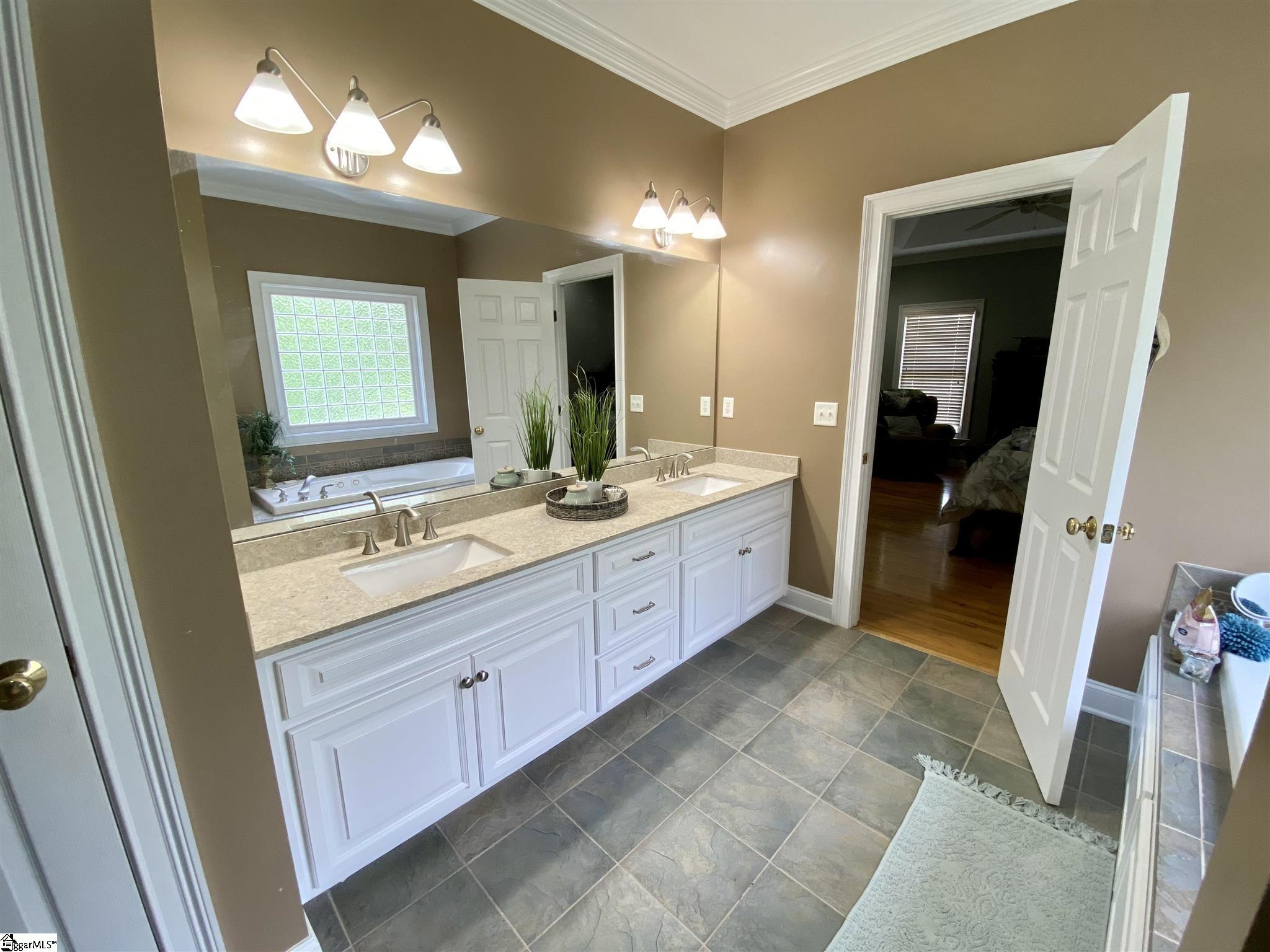 100 C-6-86G Anderson, SC 29621 - Photo 23 of 36 Gallery Image 23