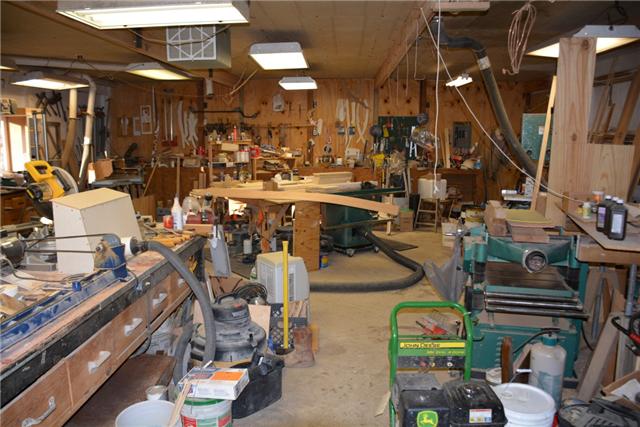 180 Taylor Road Dickson, TN 37055 - Photo 3 of 20 Shop is currently a woodworker's workspace.