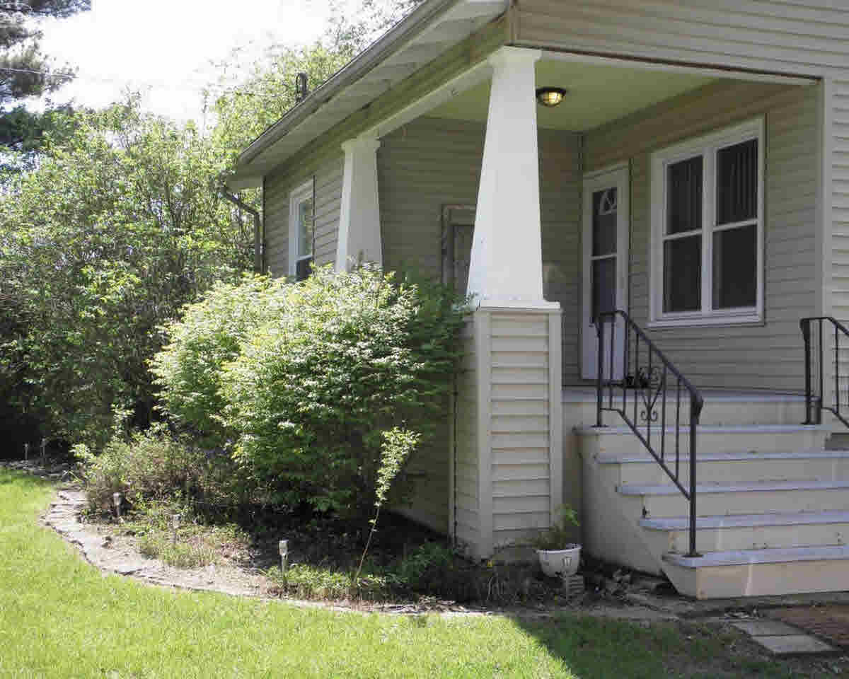 3173 North Linden Road Flint, MI 48504 - Photo 4 of 43 21290274-3.JPG