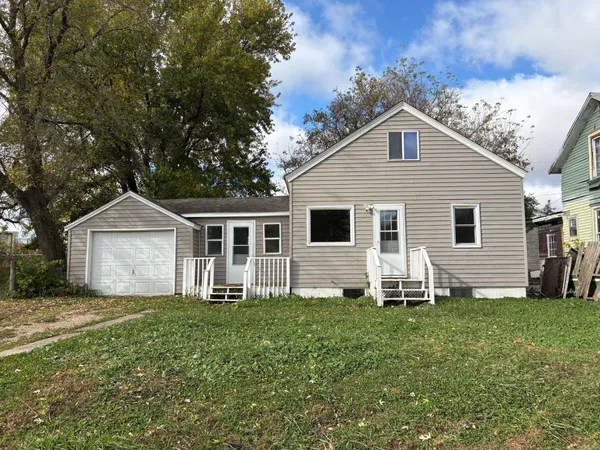 $124,900 | 211 Clinton Street, Austin, MN 55912