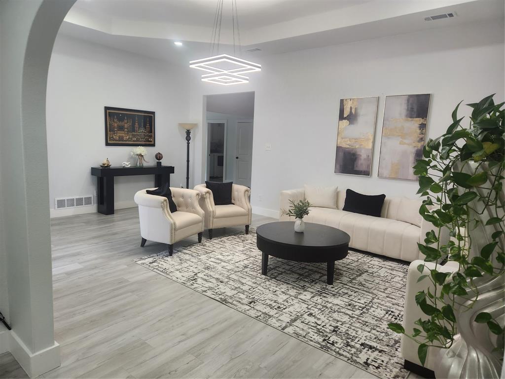 6413 Stilwell Road Plano, TX 75023 - Photo 4 of 40 Gallery Image 4