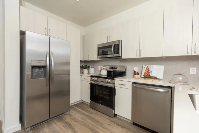 $1,389 | 1690 North Loop, Unit 386, Houston, TX 77009