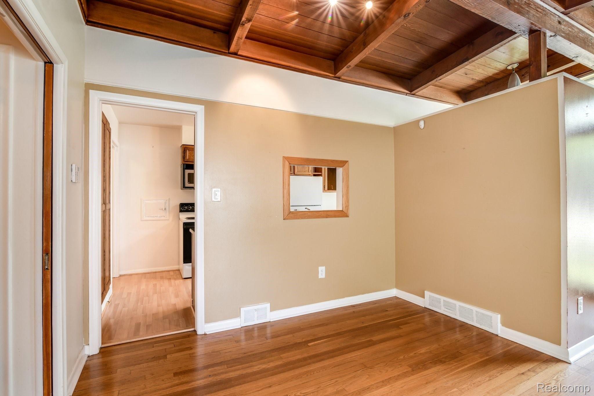 29146 Rambling Road Southfield, MI 48076 - Photo 7 of 30 29146+Rambling+Rd+Southfield-12-web.jpg