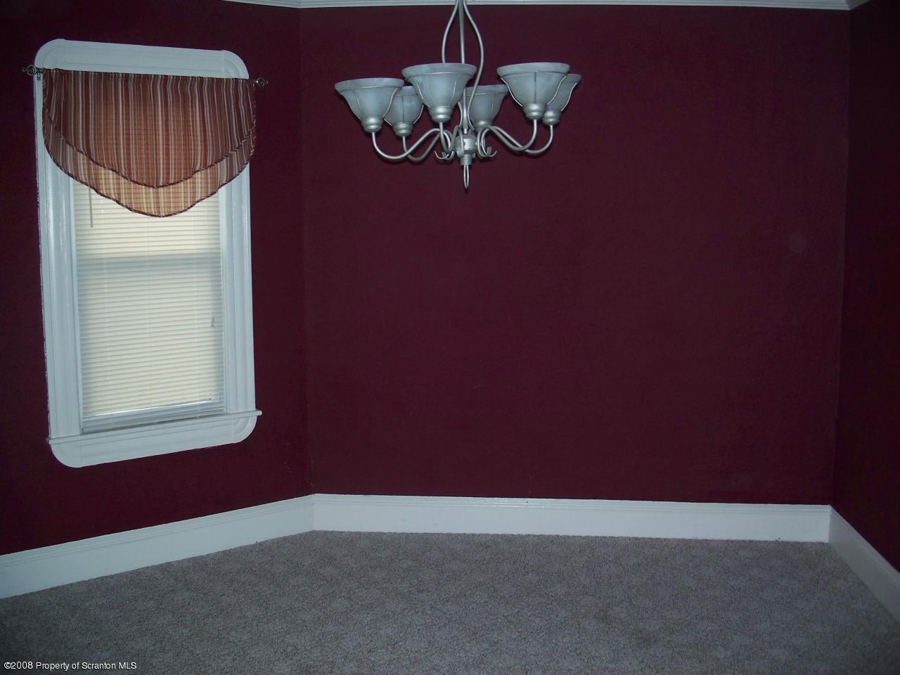 310 Reeves Street Dunmore, PA 18512 - Photo 4 of 13 Gallery Image 4