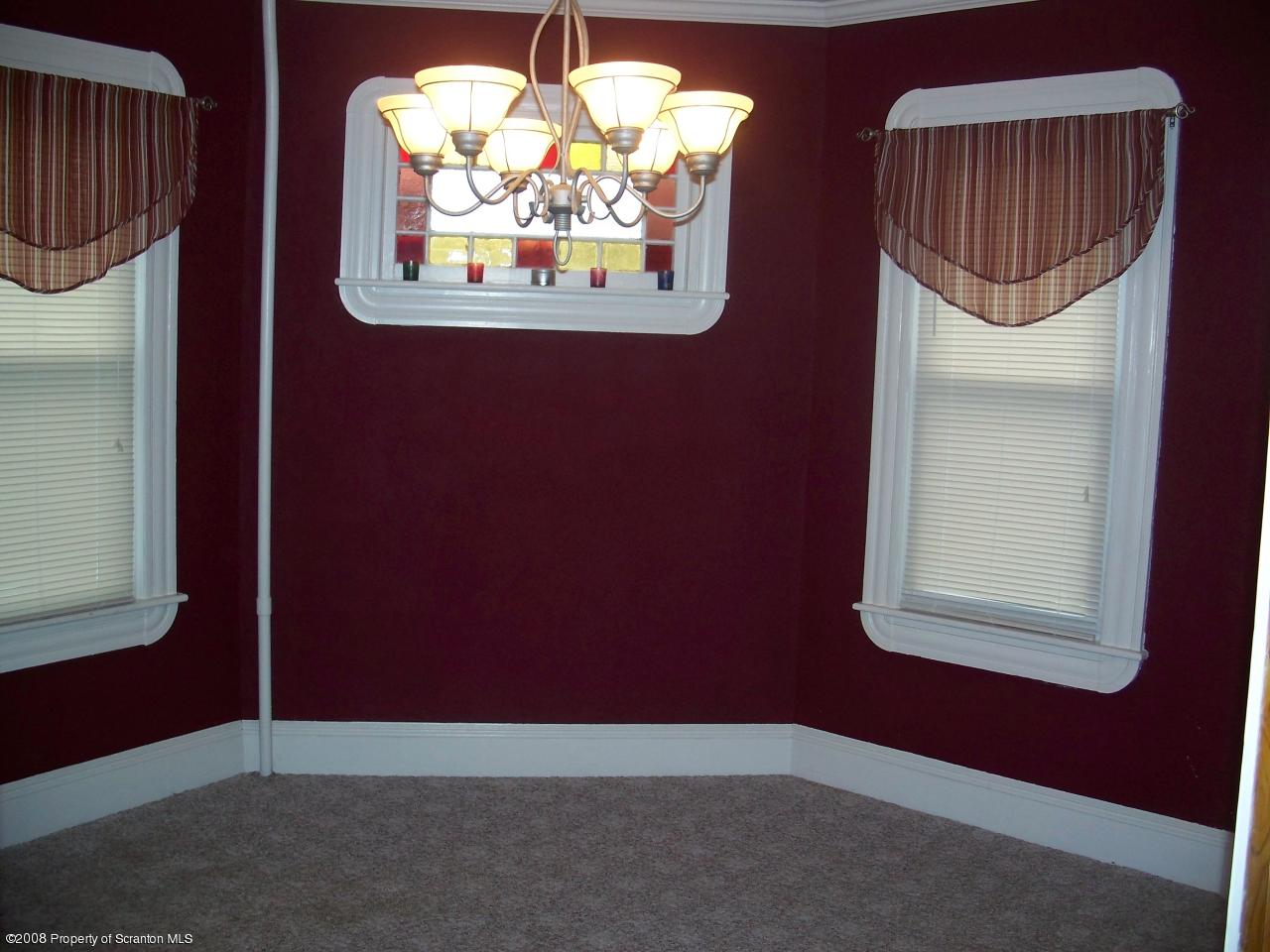 310 Reeves Street Dunmore, PA 18512 - Photo 5 of 13 Gallery Image 5