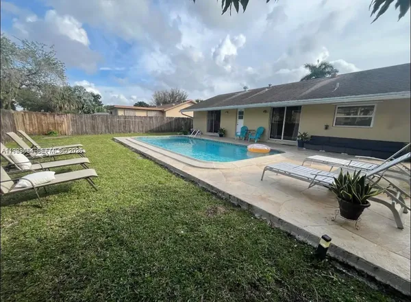 $3,800 | 9321 Northwest 14th Street, Pembroke Pines, FL 33024