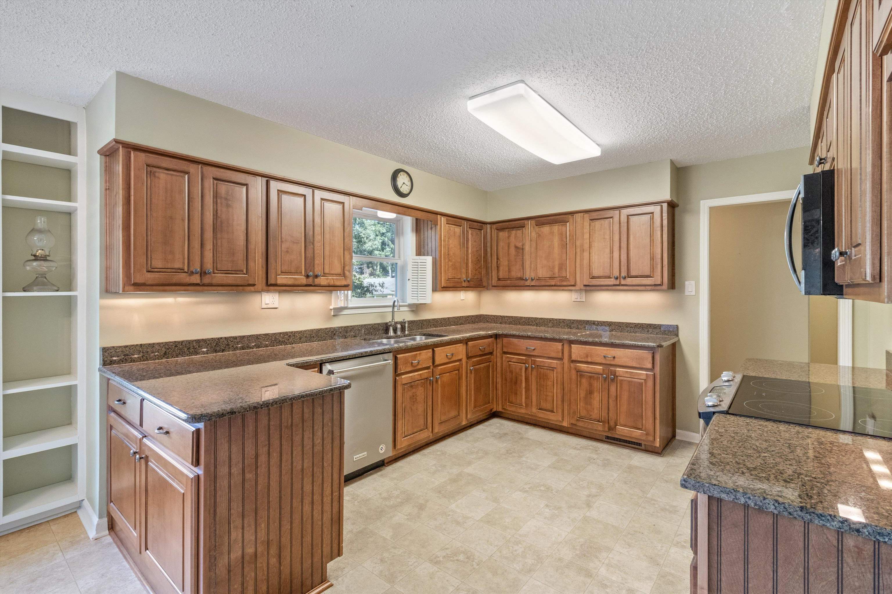 1994 Massey Road Memphis, TN 38119 - Photo 11 of 40