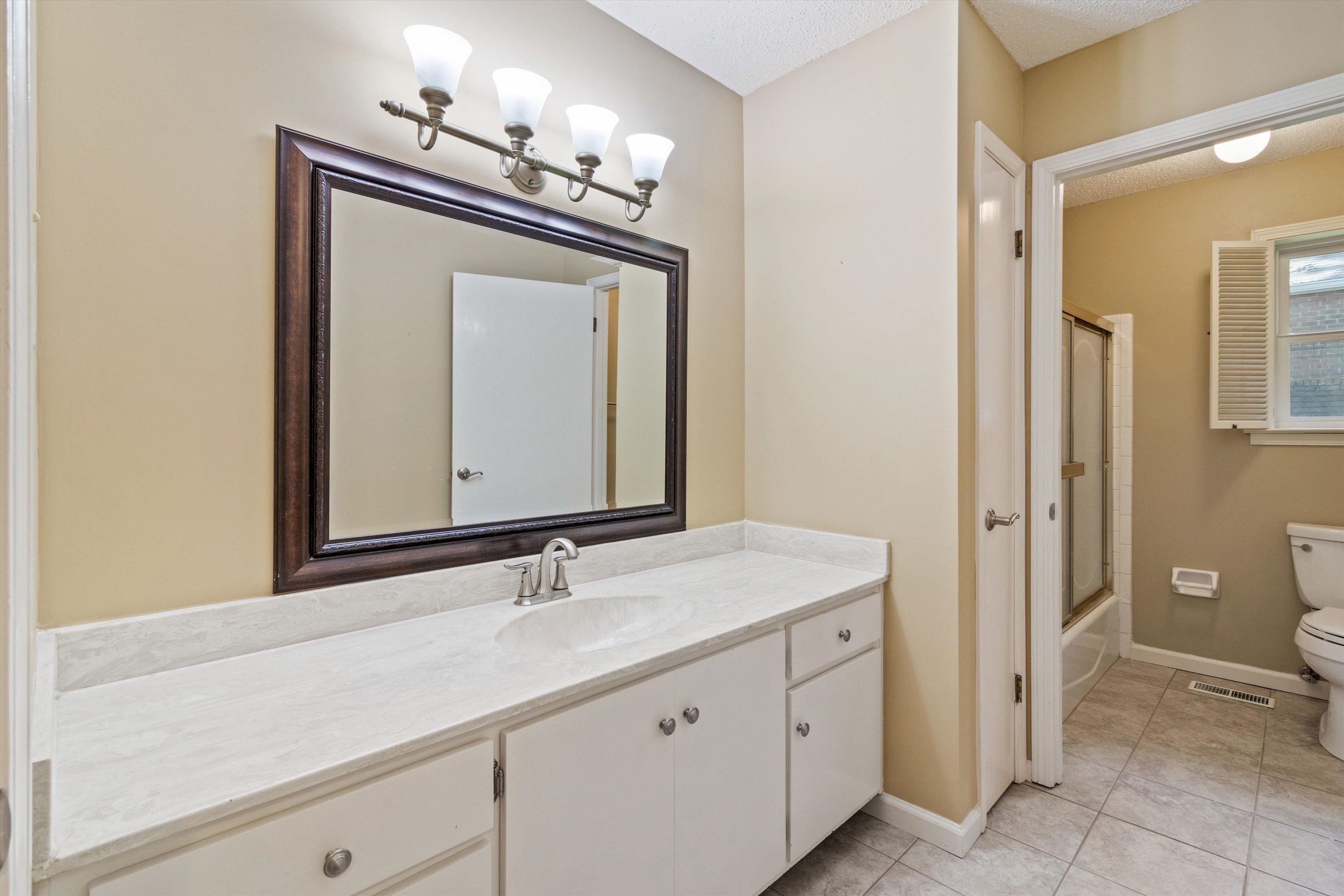 1994 Massey Road Memphis, TN 38119 - Photo 19 of 40