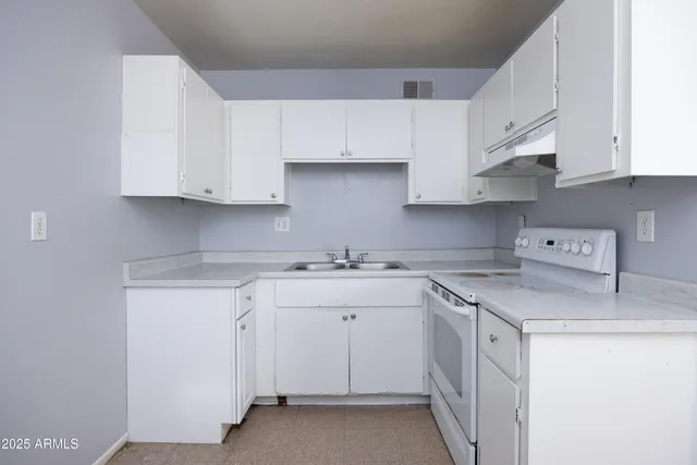 $899 | 15605 North 29th Street, Unit 3, Phoenix, AZ 85032