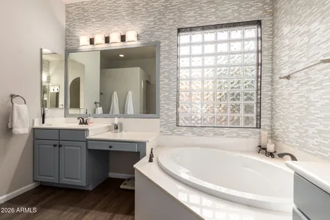 $975,000 | 23917 North 24th Place, Phoenix, AZ 85024