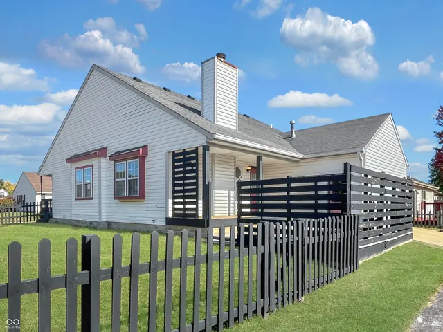 $259,000 | 705 Chestnut Lane, Brownsburg, IN 46112