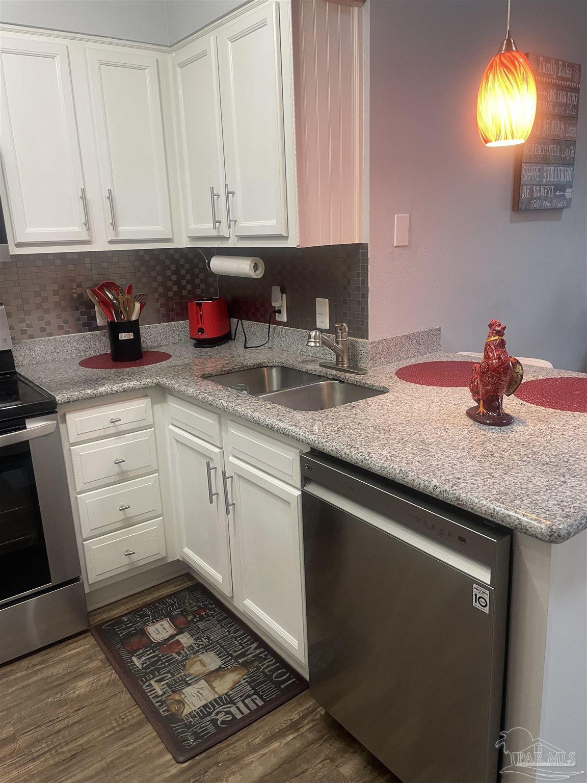 7150 Plantation Road, Unit 225 Pensacola, FL 32504 - Photo 6 of 23 Gallery Image 6