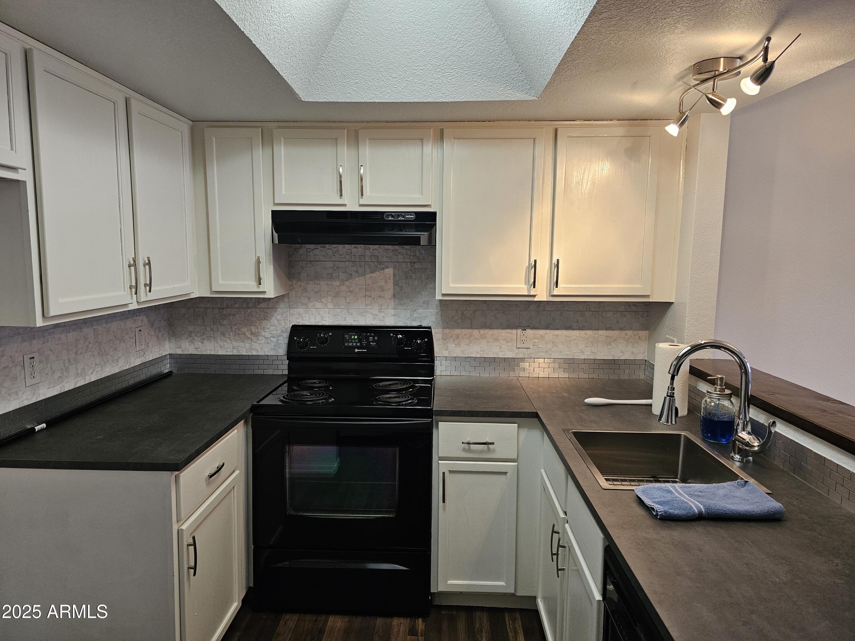 1720 East Thunderbird Road, Unit 2087 Phoenix, AZ 85022 - Photo 6 of 12 20250424_152214
