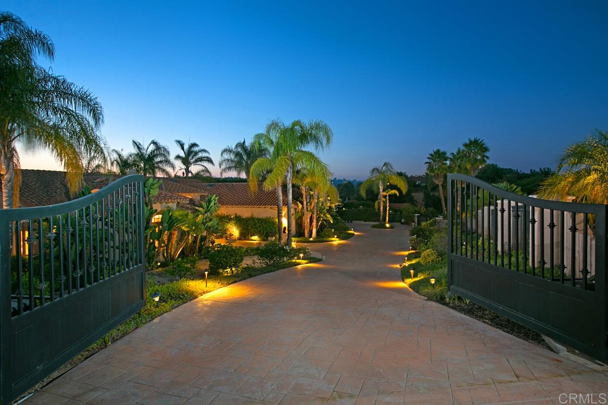 4127 Fallsbrae Road Fallbrook, CA 92028 - Photo 2 of 25