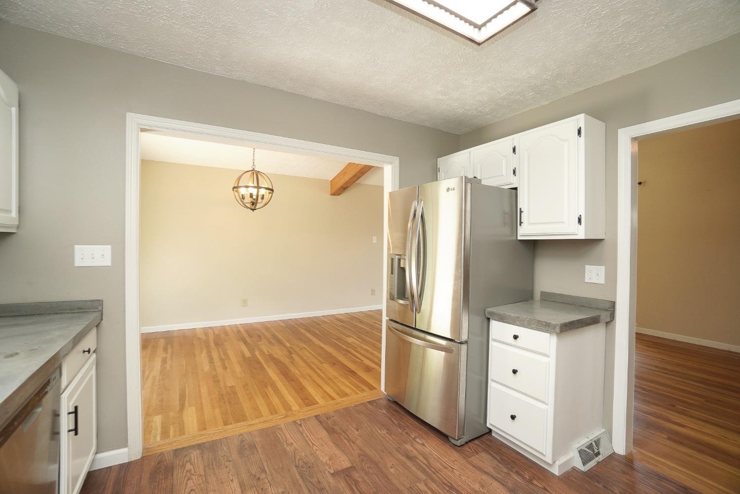 2566 Cross Country Road Beavercreek, OH 45431 - Photo 13 of 50