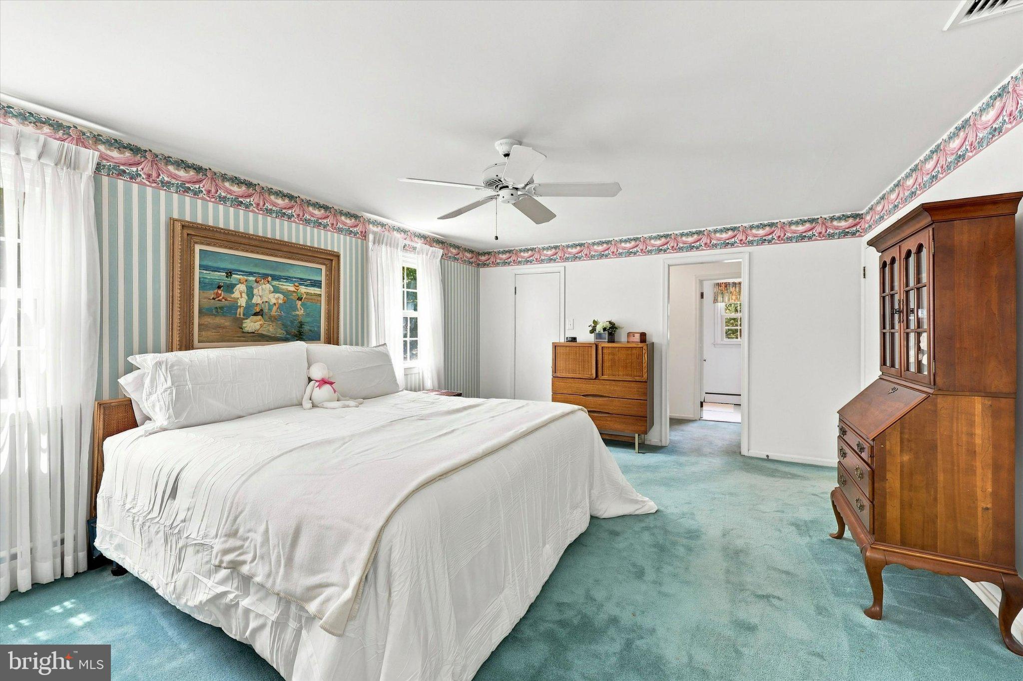 809 Cloverly Road Berwyn, PA 19312 - Photo 20 of 32 Charming bedroom with vintage flair.