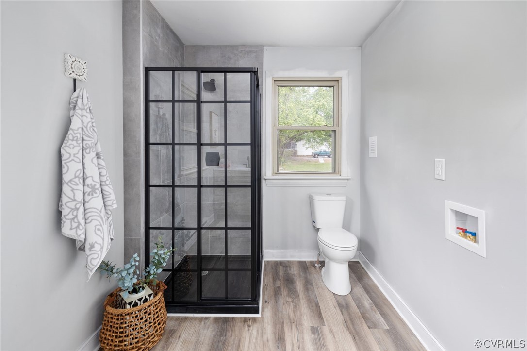 10511 Lunswood Road Chester, VA 23831 - Photo 25 of 27 En-suite bathroom with a stand up, tiled shower, h