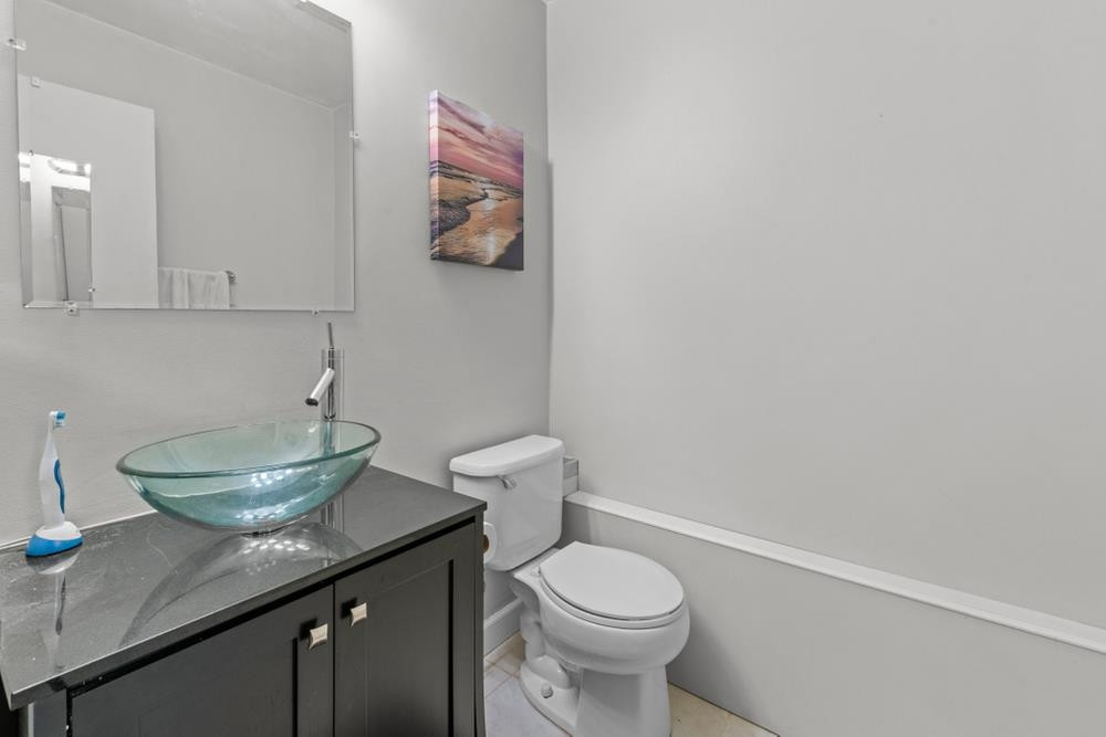 1004 Sandlin Place, Unit E Raleigh, NC 27606 - Photo 22 of 26 1/2 Bath Owner Suite