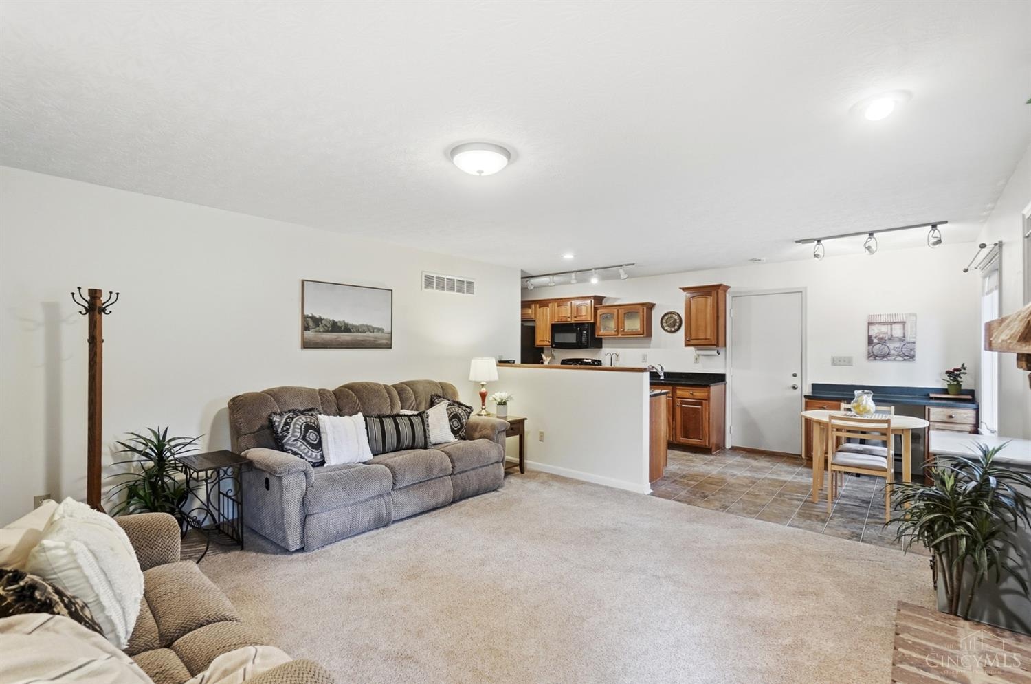 1460 Ebenezer Road Cincinnati, OH 45233 - Photo 27 of 61