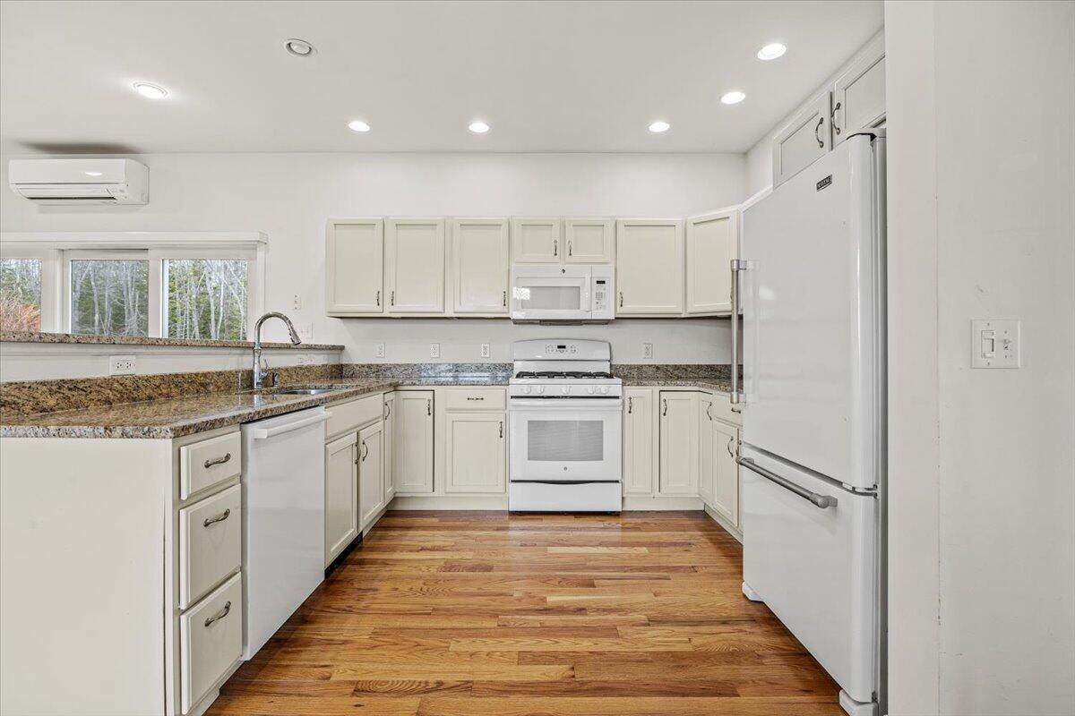 138 Spurwink Road Scarborough, ME 04074 - Photo 10 of 42 11-138 Spurwink-11