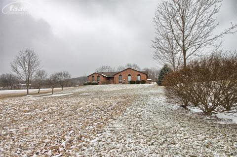 5548 King Road Howell, MI 48843 - Photo 3 of 28 20346555-2.JPG