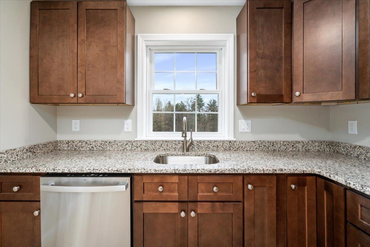 237 Maplewold Road Weare, NH 03281 - Photo 12 of 39