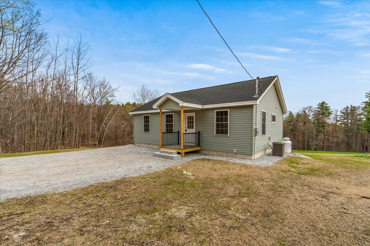 237 Maplewold Road Weare, NH 03281 - Photo 2 of 39