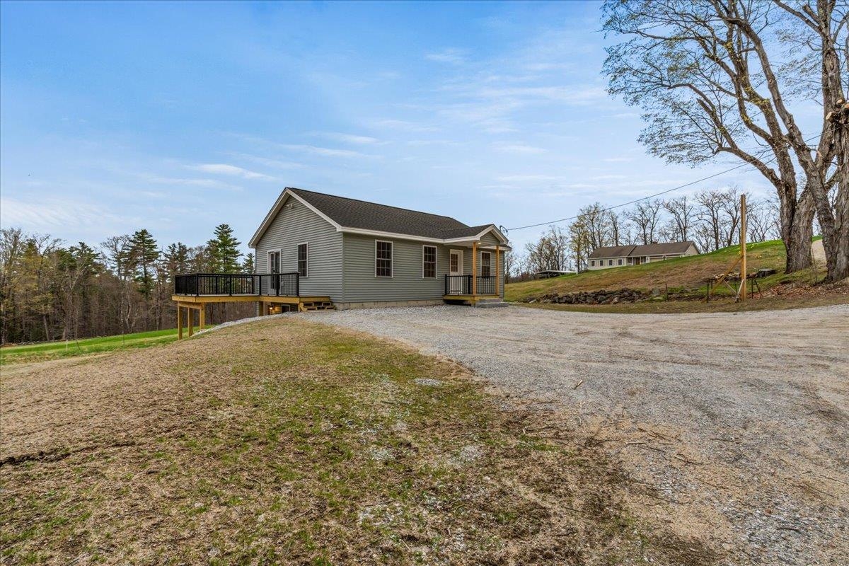 237 Maplewold Road Weare, NH 03281 - Photo 3 of 39