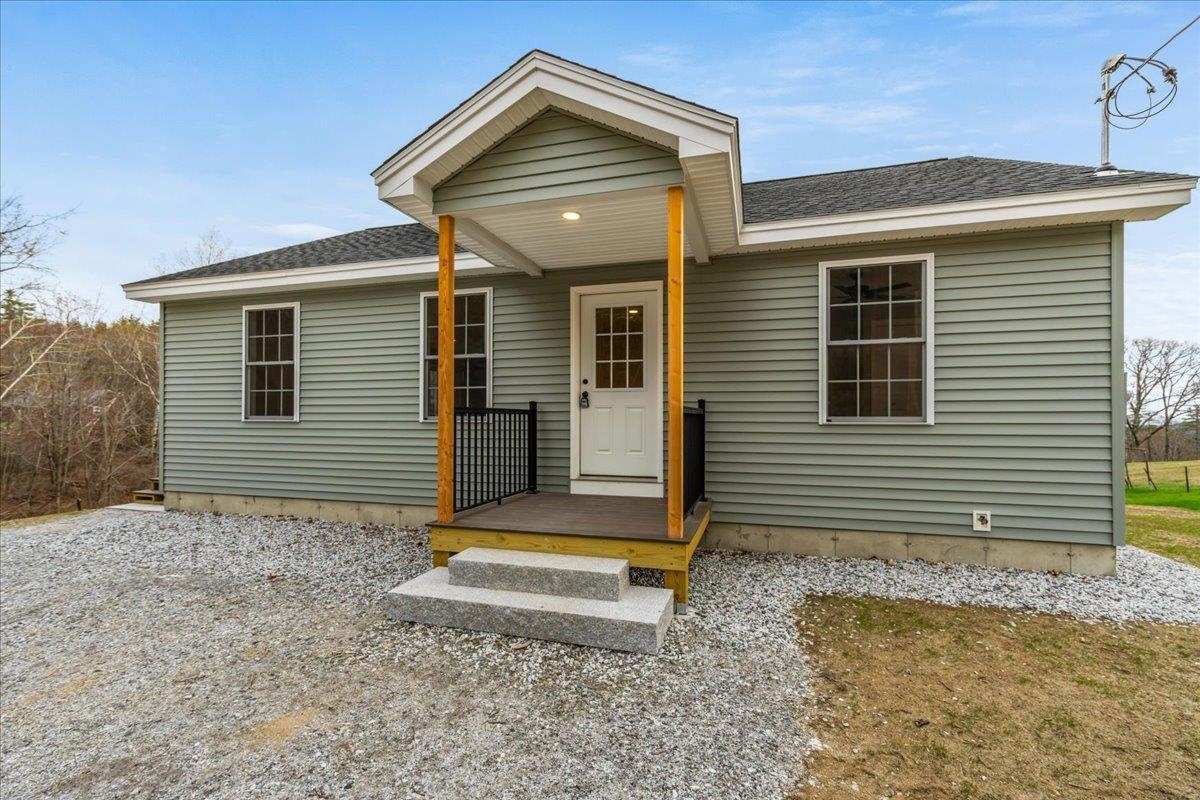 237 Maplewold Road Weare, NH 03281 - Photo 4 of 39