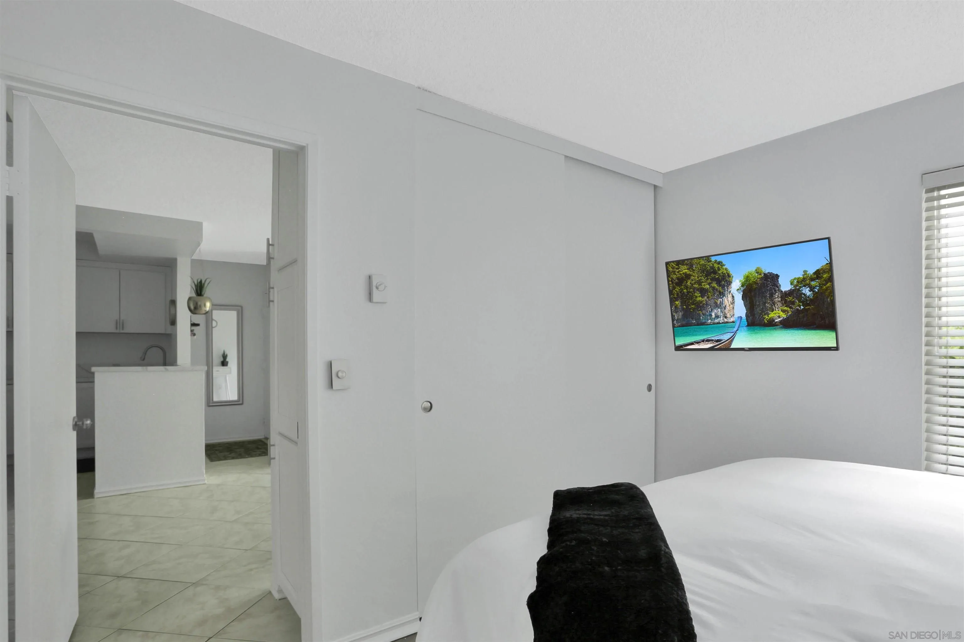 5910 Rancho Mission Road, Unit 39 San Diego, CA 92108 - Photo 5 of 24 Gallery Image 5