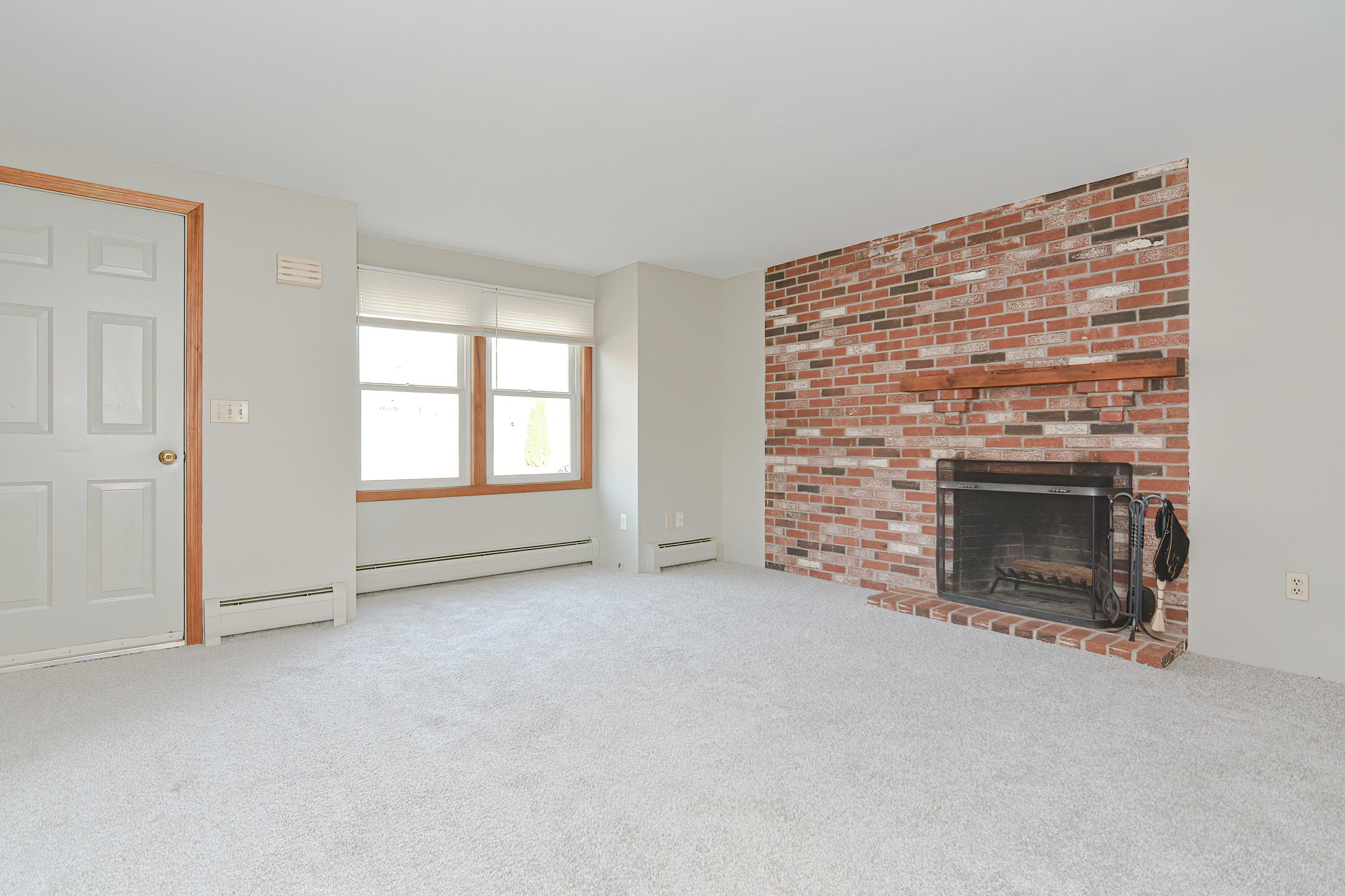 36 Tenney Road, Unit 4 Sandown, NH 03873 - Photo 3 of 23