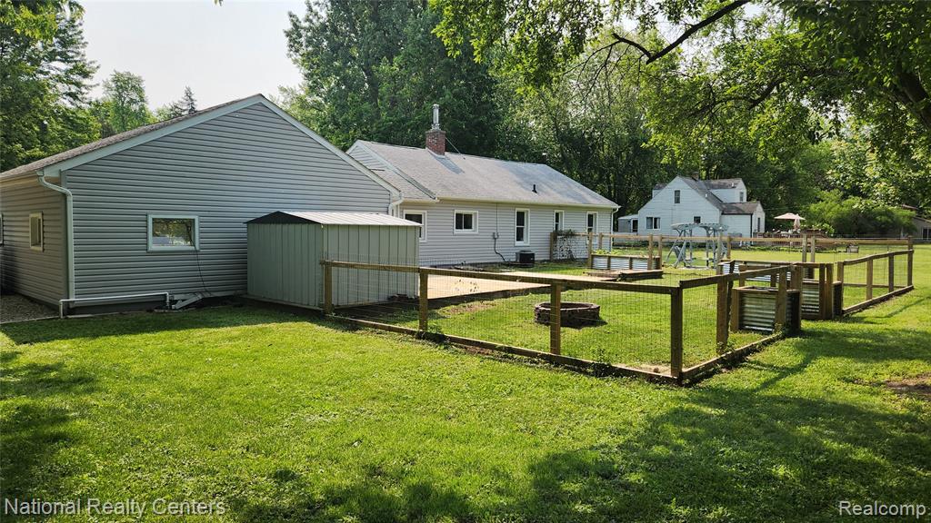 13780 Farm Road Belleville, MI 48111 - Photo 35 of 64