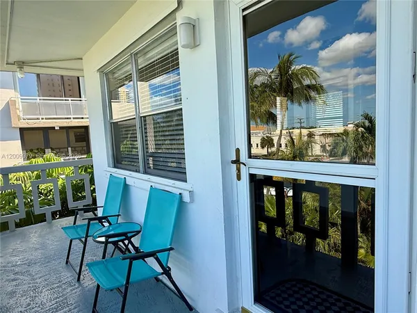 $2,150 | 467 Golden Isles Drive, Unit 310, Hallandale Beach, FL 33009