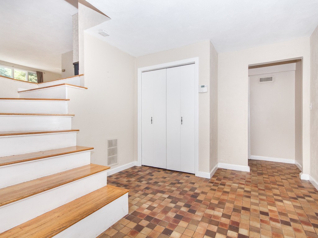 15 Myopia Road Winchester, MA 01890 - Photo 5 of 27 Gallery Image 5