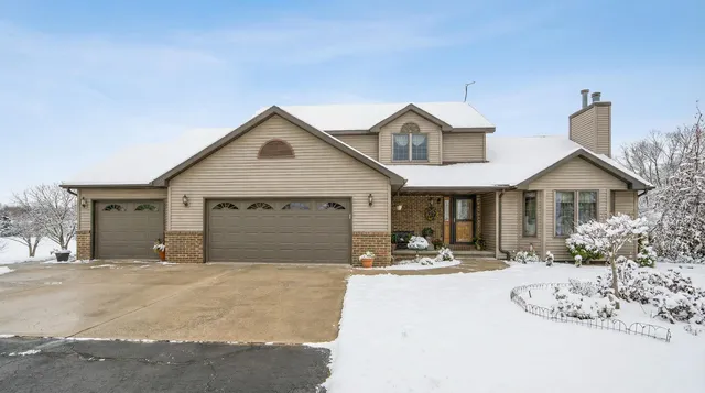 $1,999,000 | N1100 Wood Lane, Pulaski, WI 54162